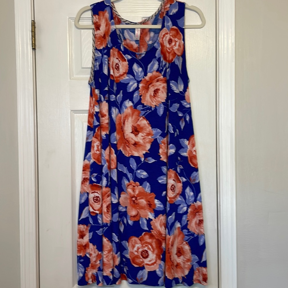 Boutique floral print swing dress with pockets